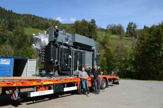 Anlieferung der Absorptionswärmepumpe für das Biomasseheizwerk Wagrain/Salzburg