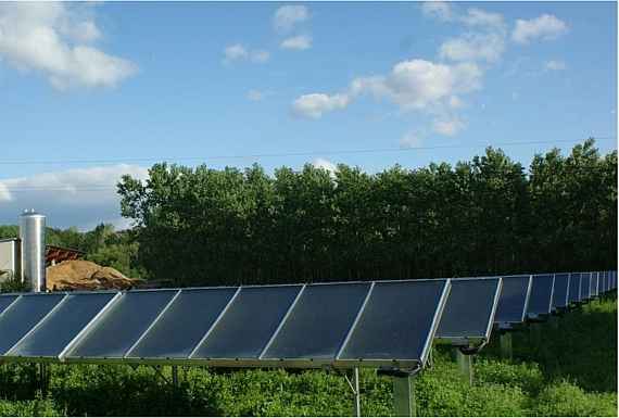 Solare Großanlage und Pufferspeicher der Nahwärme Sankt Ruprecht