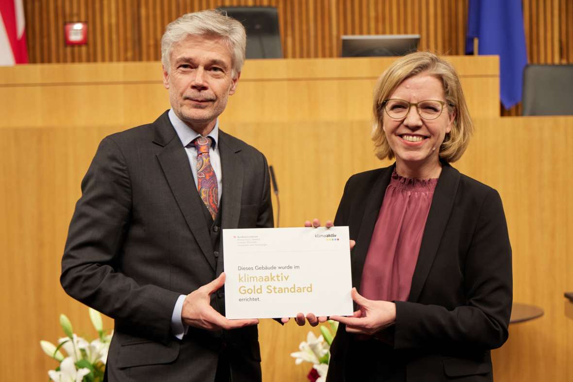 klimaaktiv Auszeichnung für das österreichische Parlamentsgebäude