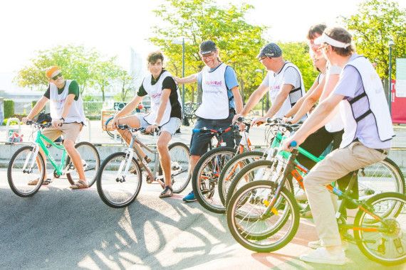 Team der Radfahrschule "Fahr-Sicher-Rad" und angehende klimaaktiv mobil Radfahrlehrerinnen und Radfahrlehrer in Ausbildung.