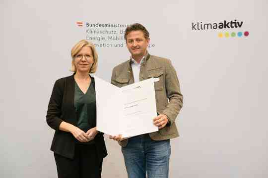 Auszeichnung von klimaaktiv Projektpartnern und Vorzeigebetrieben durch Klimaschutzministerin Leonore Gewessler (BMK)