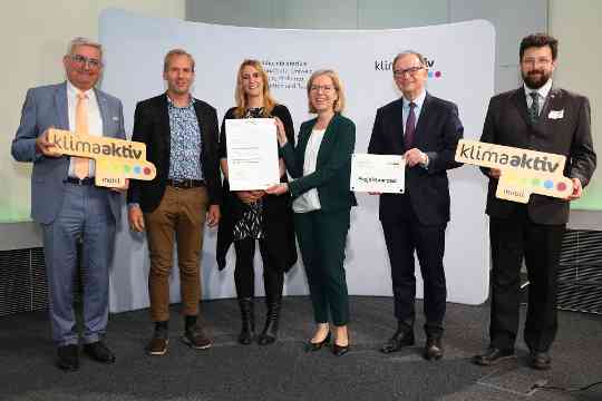 Auszeichnung klimaaktiv mobil Projektpartner:innen im Rahmen der THEPEP Konferenz