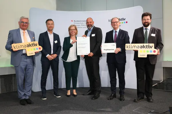 Auszeichnung klimaaktiv mobil Projektpartner:innen im Rahmen der THEPEP Konferenz