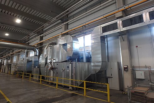 Absauganlage Aufbau in der Roth-Technik Austria Ges.m.b.H.