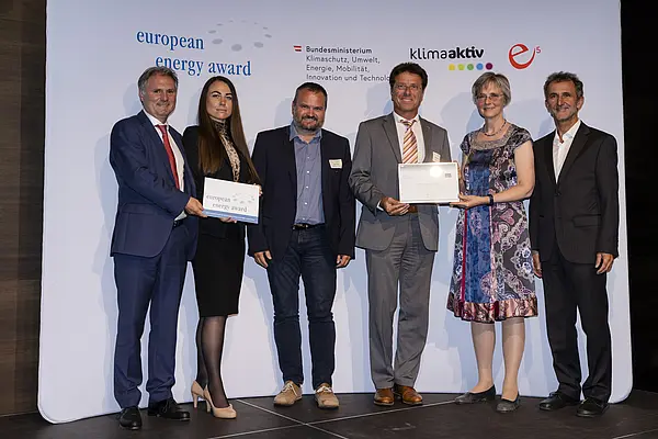 Bettina Bergauer (BMK), Helmut Strasser (e5 Österreich), Alfred König (e5 Steiermark), Werner Baumann (Bgm.), Karl Heinz Irrasch, Jasmin Rieberer-Stangl