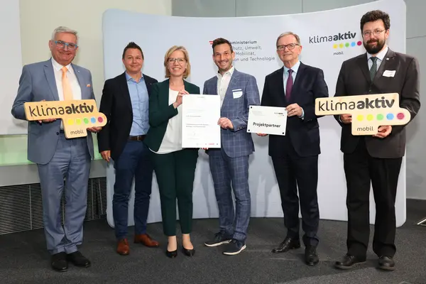 Auszeichnung klimaaktiv mobil Projektpartner:innen im Rahmen der THEPEP Konferenz