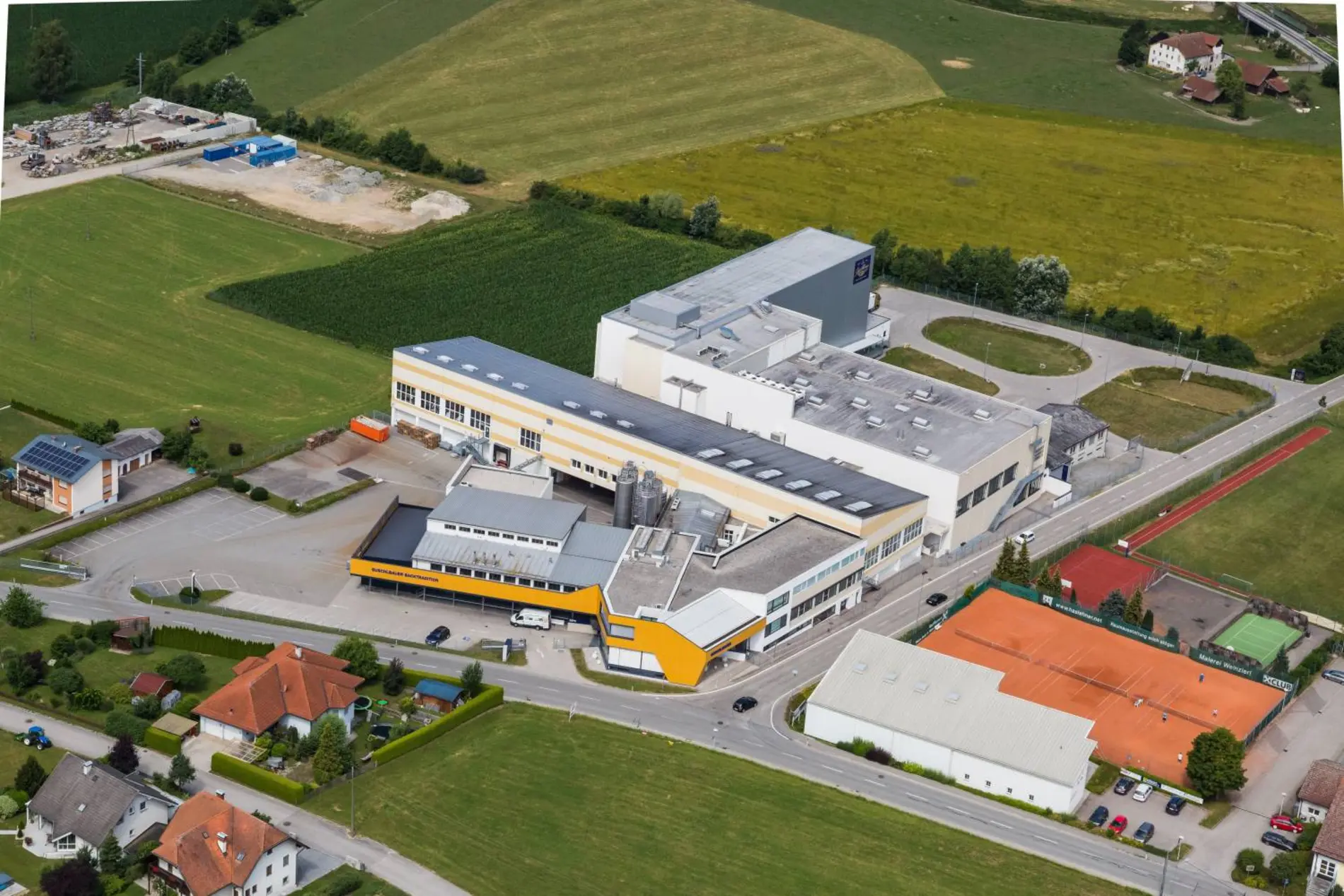 Luftansicht Guschlbauer Backwaren