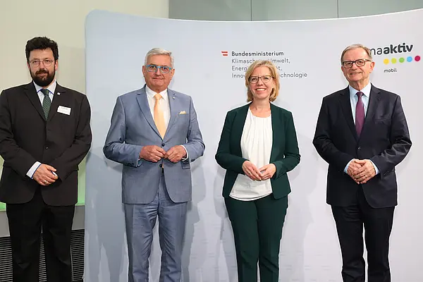 Auszeichnung klimaaktiv mobil Projektpartner:innen im Rahmen der THEPEP Konferenz