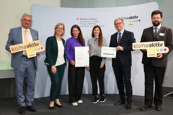 Auszeichnung klimaaktiv mobil Projektpartner:innen im Rahmen der THEPEP Konferenz
