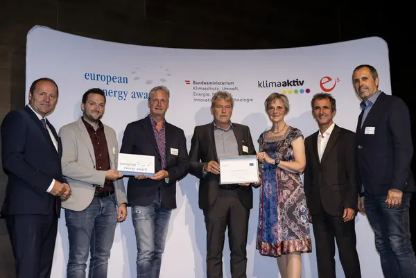 Josef Geisler (LHStv.Tirol), Helmut Strasser (e5 Österreich), Bettina Bergauer (BMK), Thomas Gründhammer, Helmut Berger (Bgm.), Josef Eisenmann