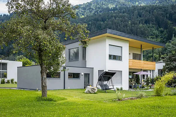 Haus Z, Zams