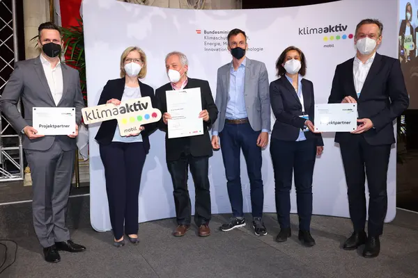 v.l.n.r.: Michael Nendwich, Leonore Gewessler,Manfred Traunmüller, Martin Traunmüller, Tatjana Baborek, Markus Raml