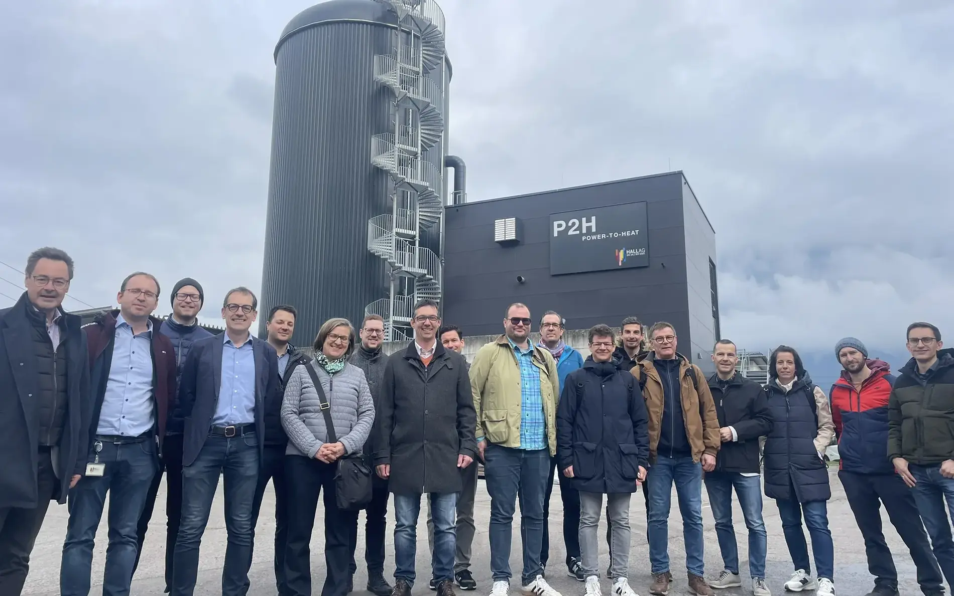 Gruppenfoto Exkursion Hall AG/Tirol Kliniken GmbH