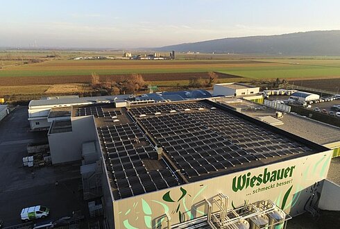 Luftansicht auf PV-Anlage der Wiesbauer Gourmet Gastro GmbH
