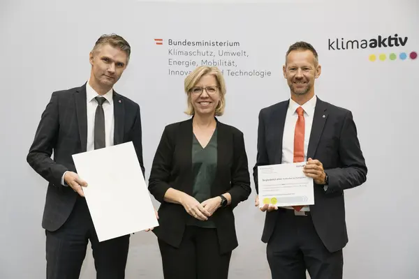 Auszeichnung von klimaaktiv Projektpartnern und Vorzeigebetrieben durch Klimaschutzministerin Leonore Gewessler (BMK)