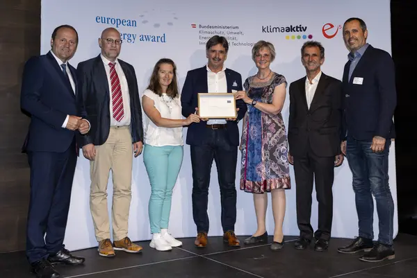 Bettina Bergauer (BMK), Helmut Strasser (e5 Österreich), Josef Geisler (LHStv.Tirol), Dietmar Ruggenthaler (Bgm.), Albin Mariacher, Angelika Berger