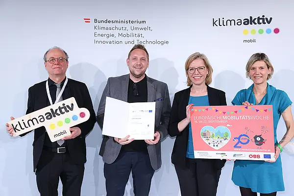 v.l.n.r.: Robert Thaler, Roman Mühl, Leonore Gewessler, Elke Kastner