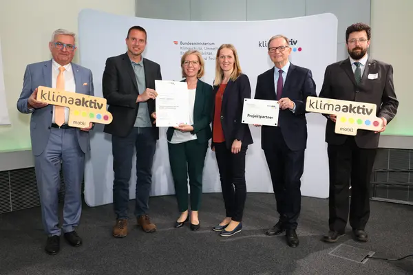 Auszeichnung klimaaktiv mobil Projektpartner:innen im Rahmen der THEPEP Konferenz