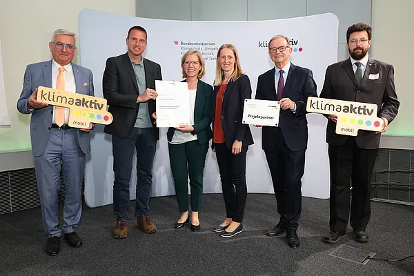 Auszeichnung klimaaktiv mobil Projektpartner:innen im Rahmen der THEPEP Konferenz