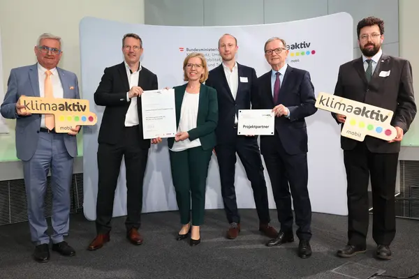 Auszeichnung klimaaktiv mobil Projektpartner:innen im Rahmen der THEPEP Konferenz