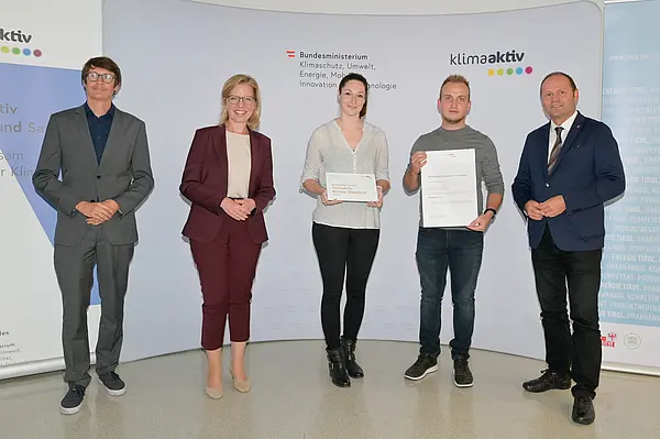 Im Bild: Klimaschutzministerin Leonore Gewessler, LHStv. Josef Geisler, DI Robert Taunmüller (Energie Tirol), Judith Triendl und Thomas Kogler