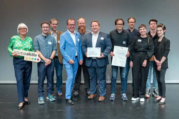 Darauf bauen wir: Sanierung und klimafitte Gebäude für die Zukunft! Auszeichnungsveranstaltung von klimaaktiv, ÖGNB und AGPB Gebäuden