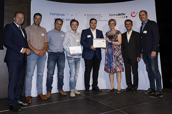 Bettina Bergauer (BMK), Helmut Strasser (e5 Österreich), Josef Geisler (LHStv.Tirol), René Schwaiger (Bgm.), Stefan Schroll, Matthias Schroll, Roland Zaß