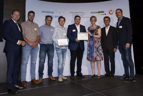 Bettina Bergauer (BMK), Helmut Strasser (e5 Österreich), Josef Geisler (LHStv.Tirol), René Schwaiger (Bgm.), Stefan Schroll, Matthias Schroll, Roland Zaß