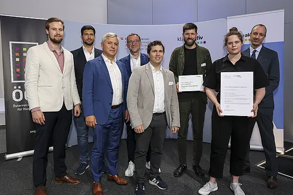 Ausgezeichnetes Projekt: Wohngebäude Open Up!, 1100 Wien<br /> Fertigstellung, klimaaktiv BRONZE<br /><br />  Bauherrschaft: 6B47 Wohnbauträger GmbH<br /> Architektur: PPAG architects ztgmbh<br /> Bauphysik: RWT PLUS ZT GmbH<br /> Haustechnik: Bauklimatik GmbH<br /> Bauleitung: ÖSTU-STETTIN Hoch- und Tiefbau GmbH<br /> klimaaktiv Consultant: pulswerk GmbH