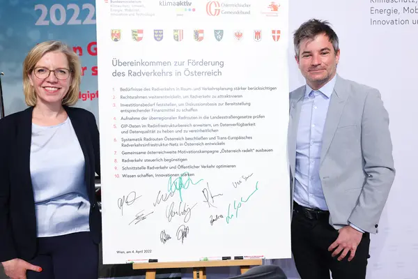 Leonore Gewessler, Wolfgang Moitzi
