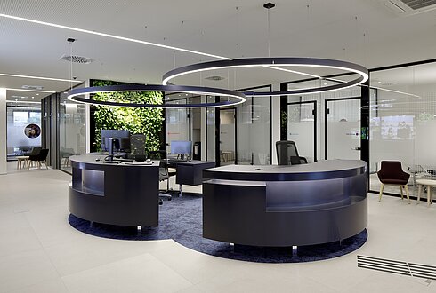 Gebäude mit Erste Bank Filiale Mistelbach