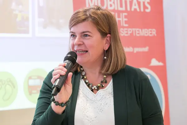 Im Bild: Petra Schön (Geschäftsführerin Verein Klimabündnis Österreich)