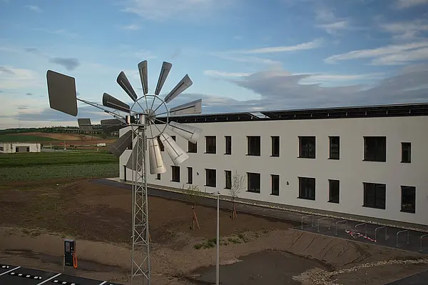 Verwaltungsgebäude Windkraft Simonsfeld AG