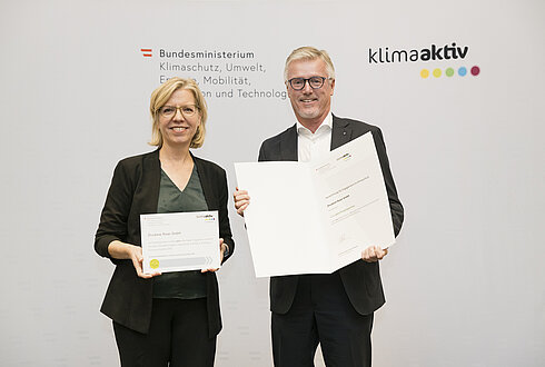 Auszeichnung von klimaaktiv Projektpartnern und Vorzeigebetrieben durch Klimaschutzministerin Leonore Gewessler (BMK)
