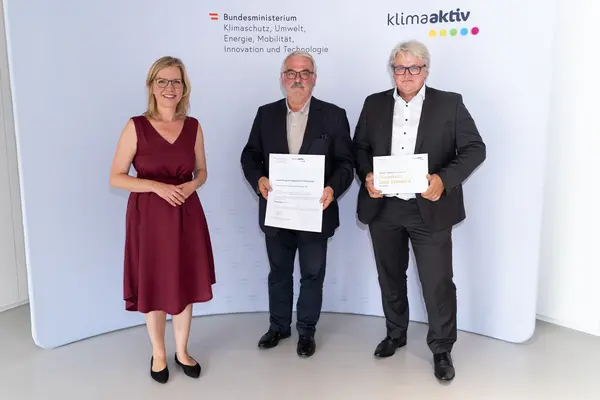 Im Bild: Klimaschutzministerin Leonore Gewessler, Rudolf Leitner, Dietmar Koch (BM Leitner)
