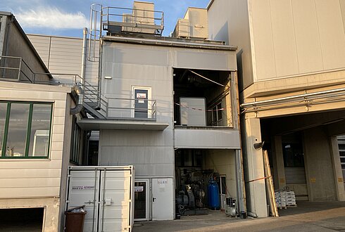 Auf dem Bild sieht man die Anlage vor der Erneuerung