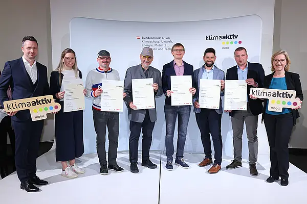 v.l.n.r.: Michael Nendwich, Aurelia Hollersbacher, Alec Hager, Walter Harm, Martin Huber, Andreas Hafner, Christoph Kellner, Leonore Gewessler
