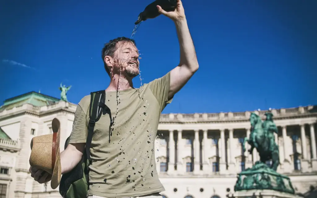 Effektiver Hitzeschutz im Sommer: Tipps zur Abkühlung und Gesundheit