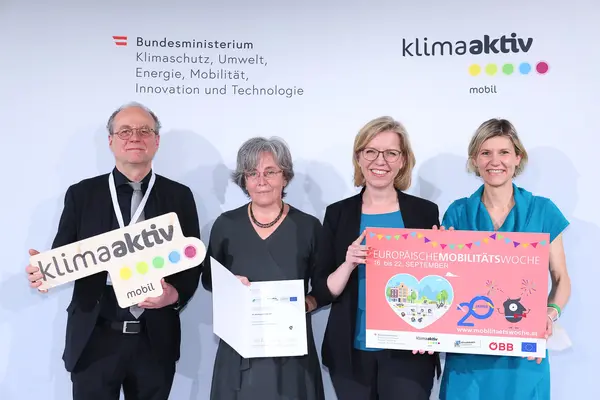 v.l.n.r.: Robert Thaler, Regina Stolze-Witting, Leonore Gewessler, Elke Kastner