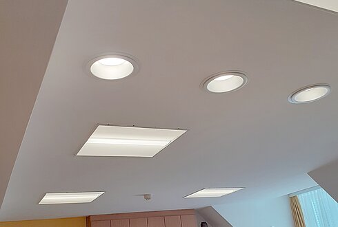 LED Beleuchtung an den Decken