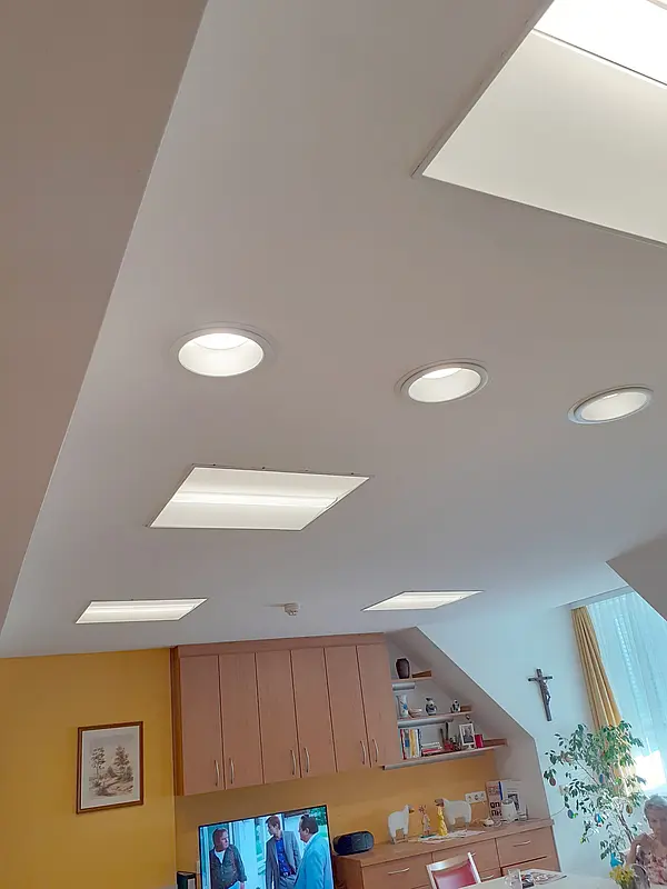 LED Beleuchtung an den Decken