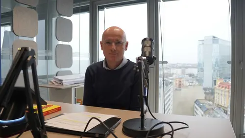 Andreas Rauter bei der Aufnahme der Podcastfolge.