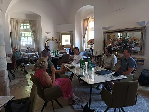 Diskussion vorgestellter Projekte in der Porcia Lounge