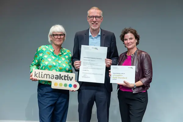 Darauf bauen wir: Sanierung und klimafitte Gebäude für die Zukunft! Auszeichnungsveranstaltung von klimaaktiv, ÖGNB und AGPB Gebäuden