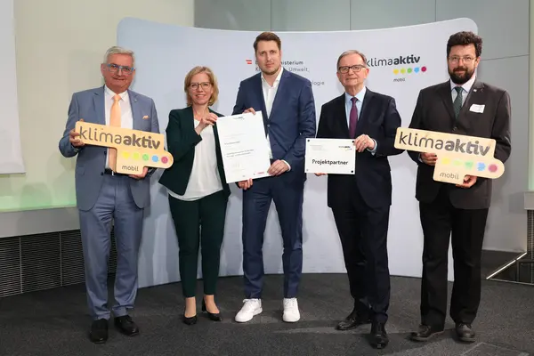 Auszeichnung klimaaktiv mobil Projektpartner:innen im Rahmen der THEPEP Konferenz