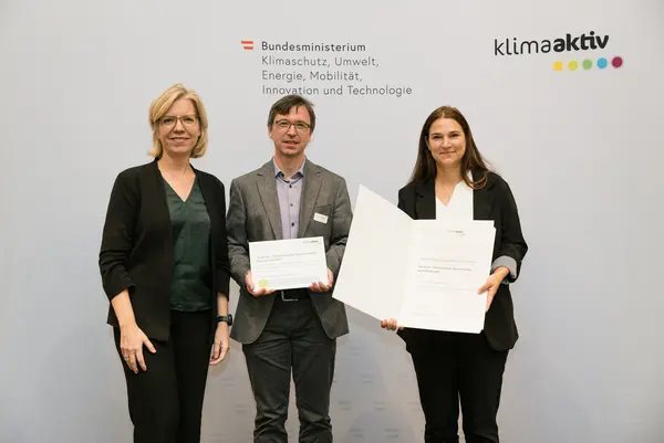 Auszeichnung von klimaaktiv Projektpartnern und Vorzeigebetrieben durch Klimaschutzministerin Leonore Gewessler (BMK)