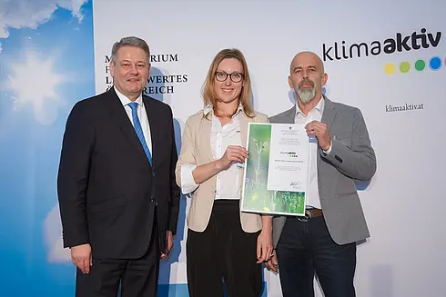 Auszeichnung MAHLE Filtersysteme Austria GmbH durch BM Rupprechter, 2017