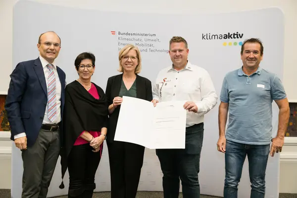 Auszeichnung von klimaaktiv Projektpartnern und Vorzeigebetrieben durch Klimaschutzministerin Leonore Gewessler (BMK)