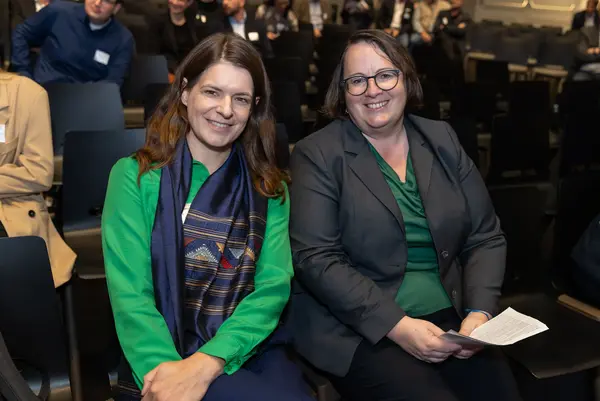 Besucher auf einer Veranstaltung