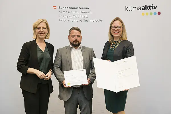 Auszeichnung von klimaaktiv Projektpartnern und Vorzeigebetrieben durch Klimaschutzministerin Leonore Gewessler (BMK)